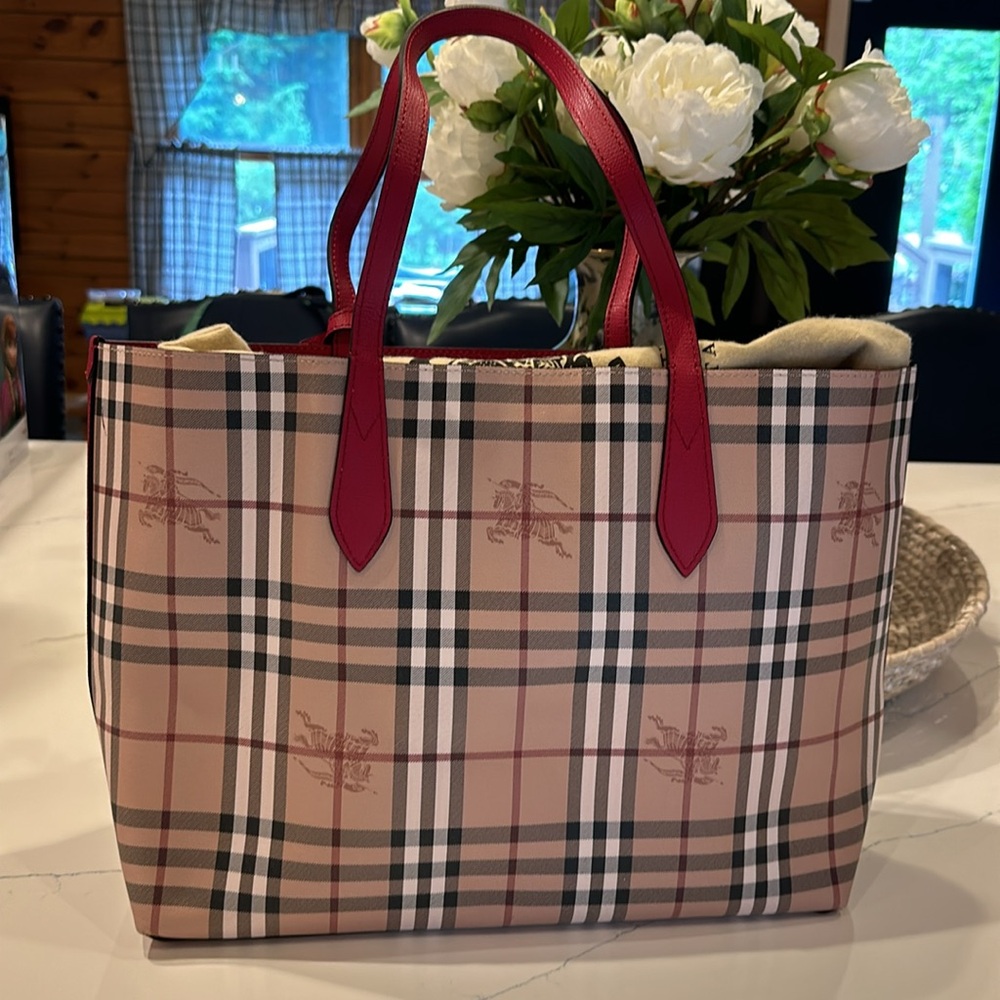 Authentic Burberry Haymarket Reversable Tote - Poppy Red NWT
